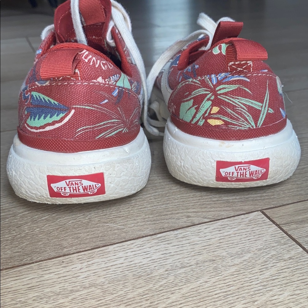 Vans Women's size 6 UltraRange EXO Hawaiian Jungle Sneakers - Picture 3 of 3